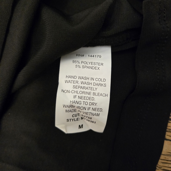 Modern Attraction Womens Black Sleeveless Medium Blouse With Gold‎ Design - Picture 5 of 9